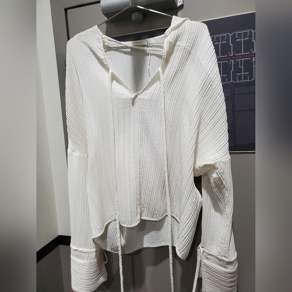 Preowned in terrific condition Lapointe ribbed cold shoulder top
